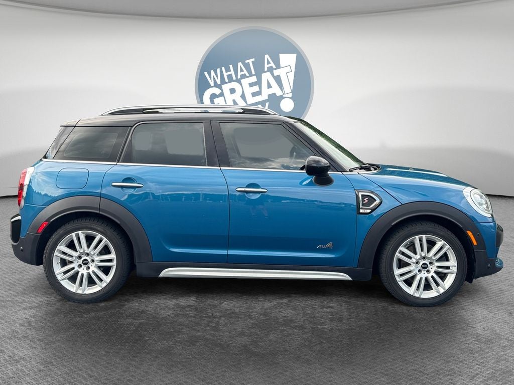 2017 MINI Cooper S Countryman — side profile view